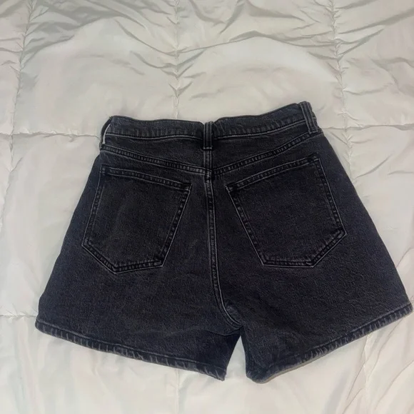 High rise dad shorts 🖤 - Picture 2 of 4